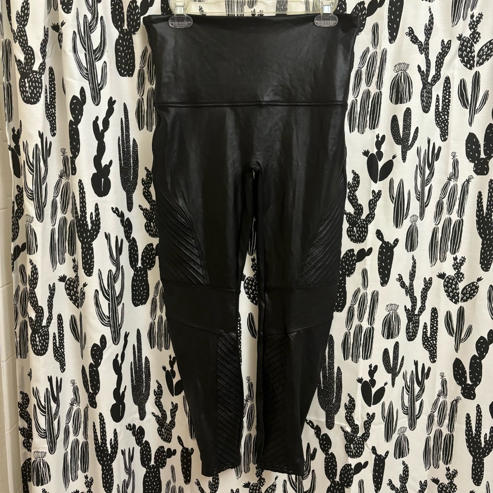 Spanx Faux Leather Moto Leggings EUC - Picture 6 of 16